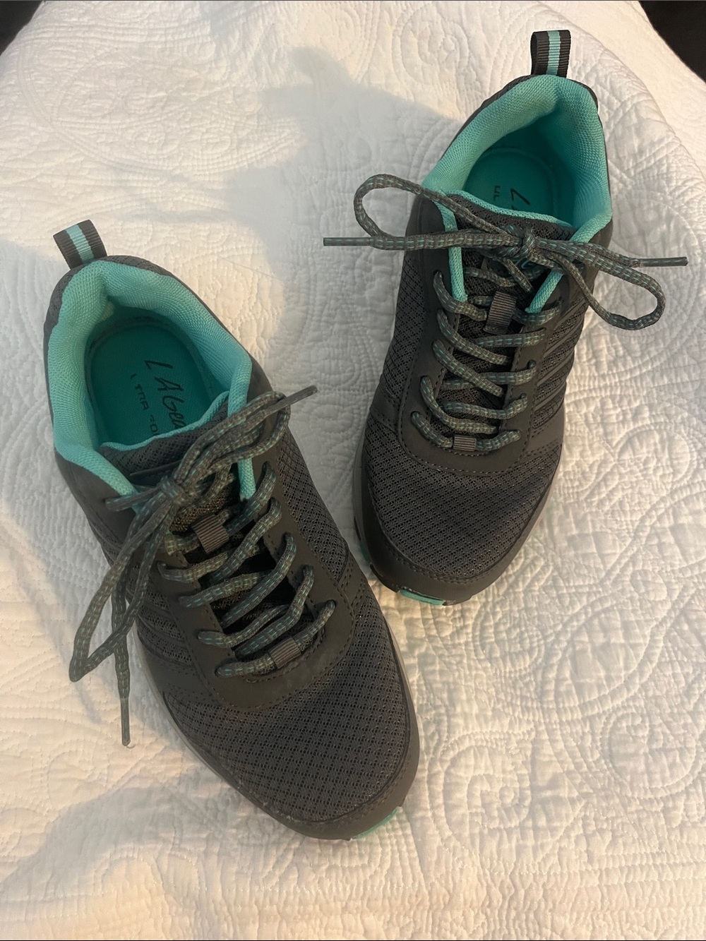 LA Gear Women's Gray Athletic Sneakers with Teal Lining